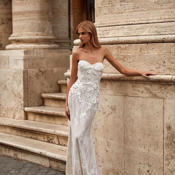 Milla Nova 'Malin' Wedding dress - Picture 1 of 12